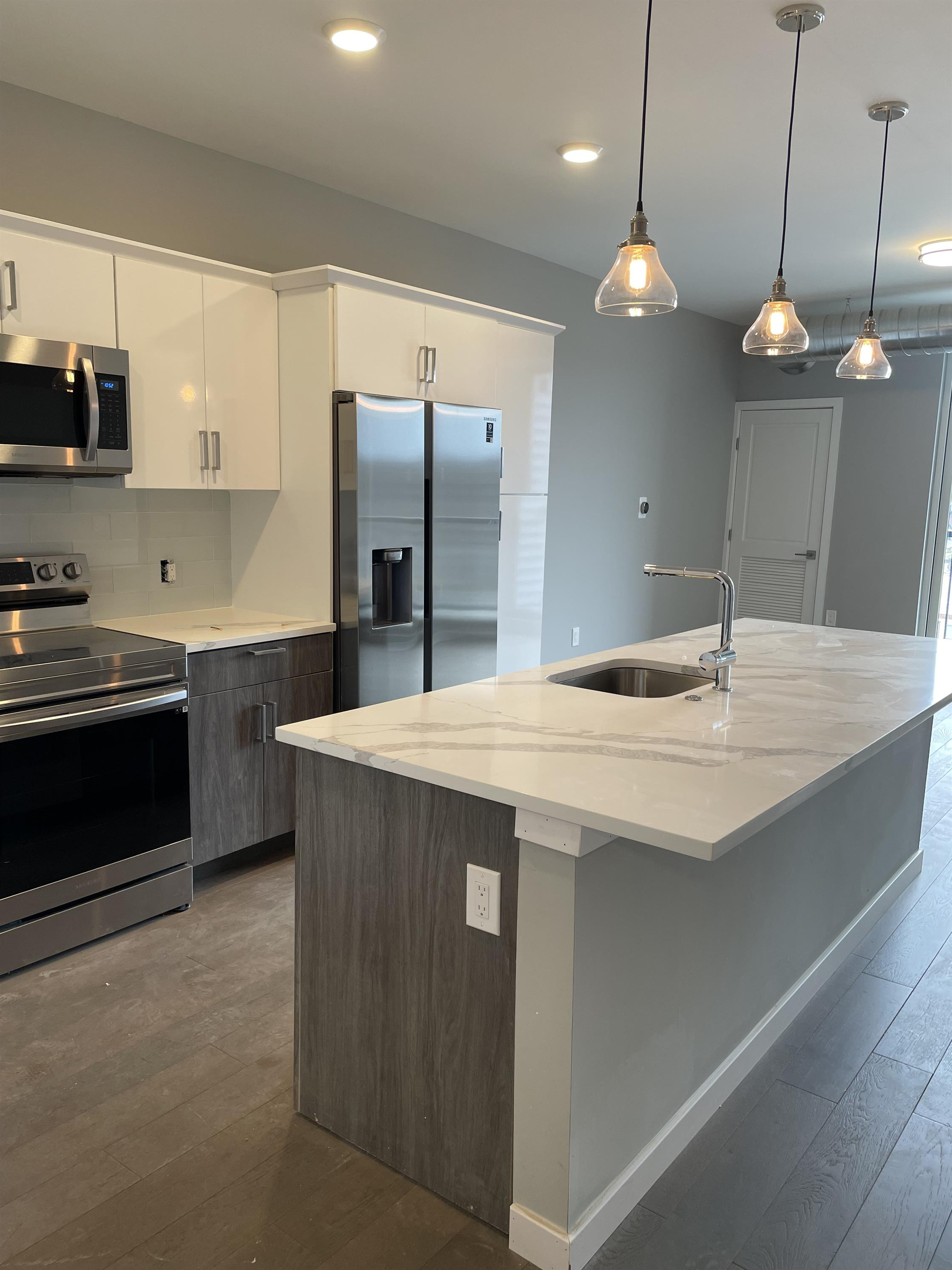 4649 Umbria Street - 401